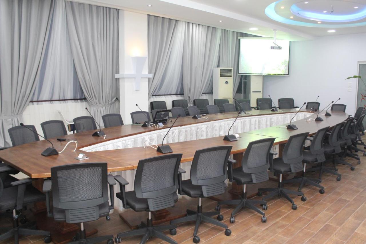 Murex Plaza Hotel & Suites Monrovia Exterior photo