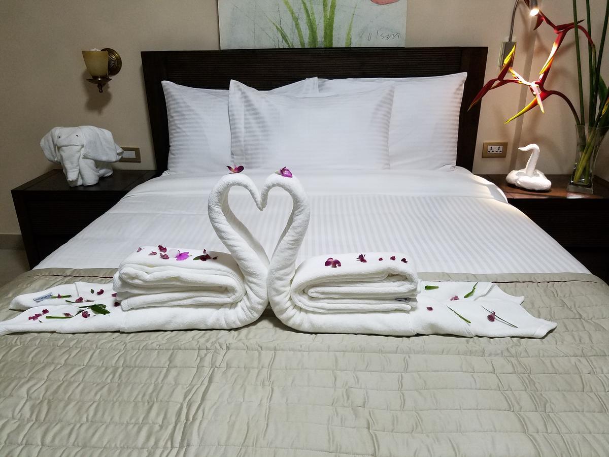 Murex Plaza Hotel & Suites Monrovia Exterior photo