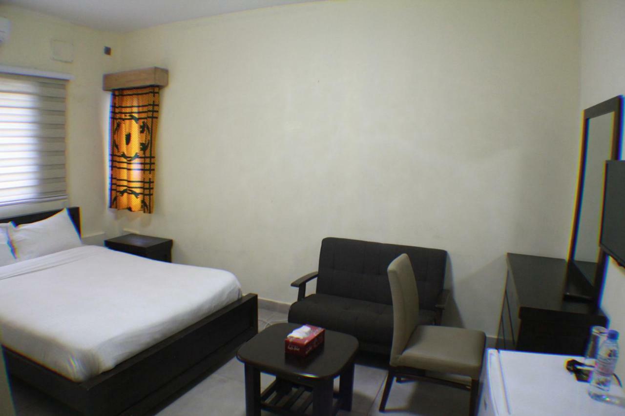 Murex Plaza Hotel & Suites Monrovia Exterior photo